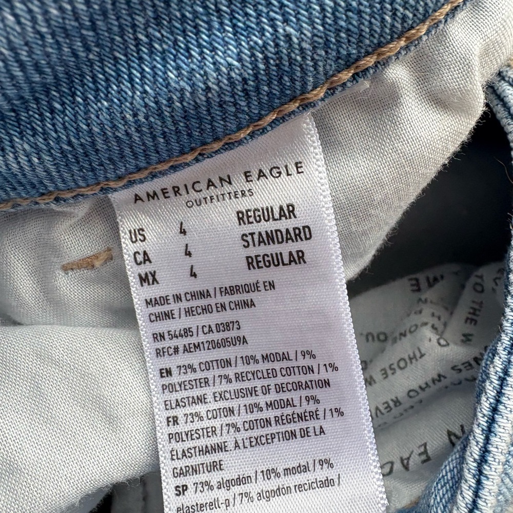 American Eagle Women’s Mom Straight Leg Distressed Jeans Size 6 - Picture 6 of 7